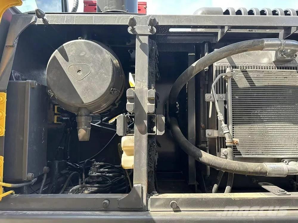 Volvo EC240D Bageri guseničari