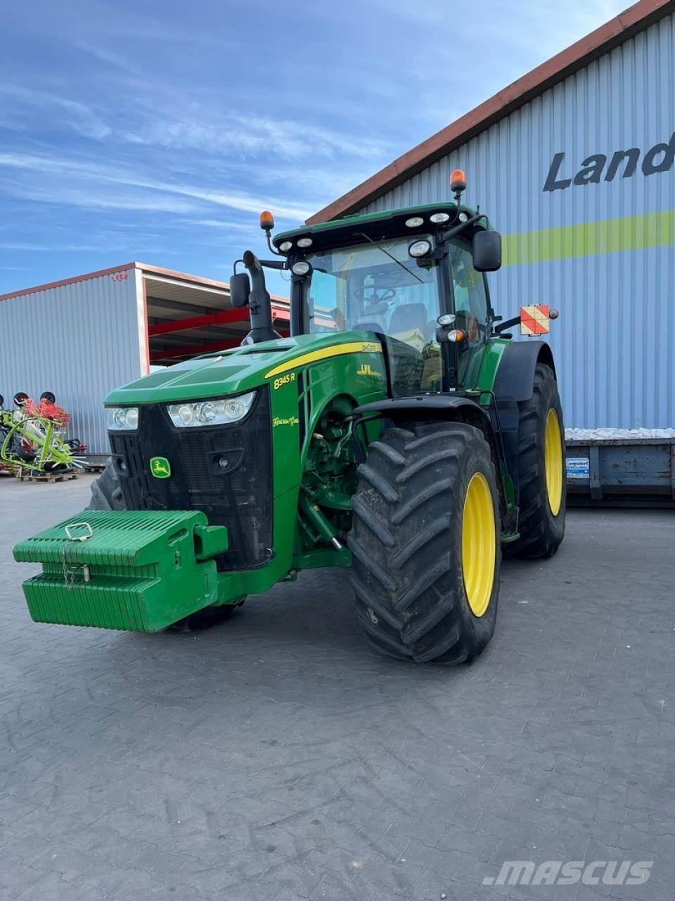 John Deere 8345R Traktori