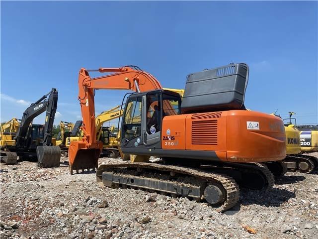 Hitachi ZX 250 Bageri guseničari