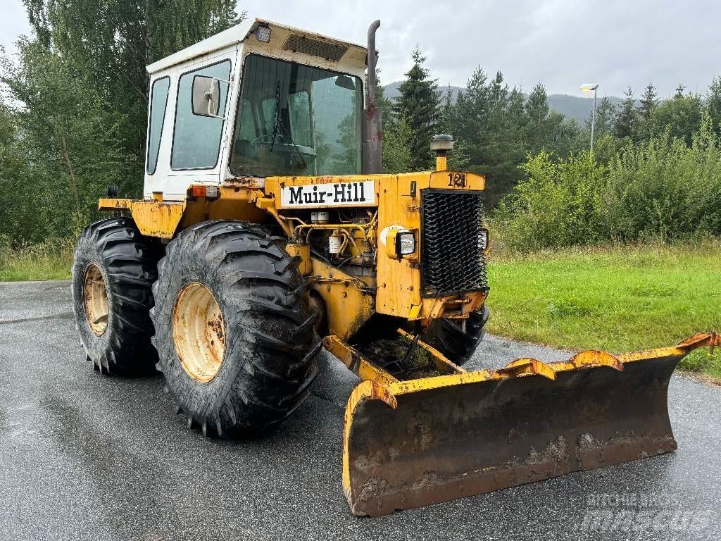 Muir-Hill MH121 Traktori
