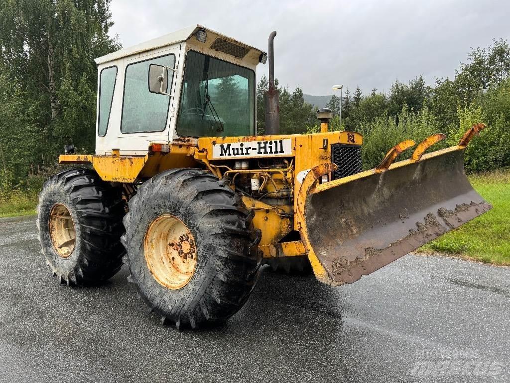 Muir-Hill MH121 Traktori