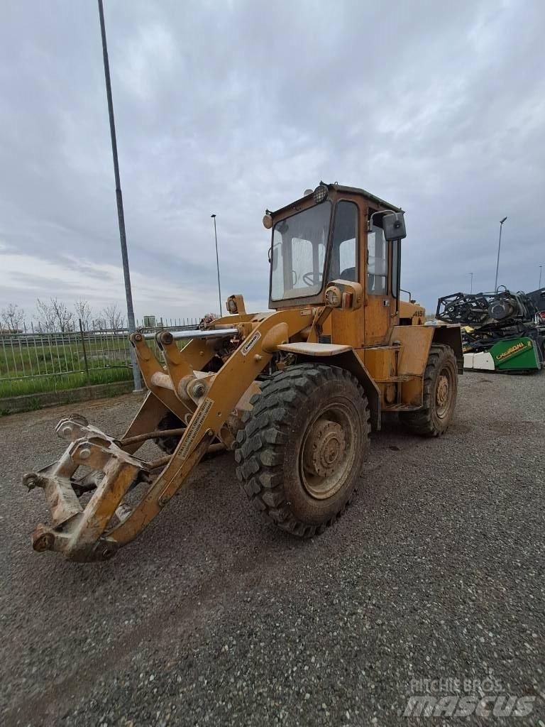 Benfra 415 Traktori