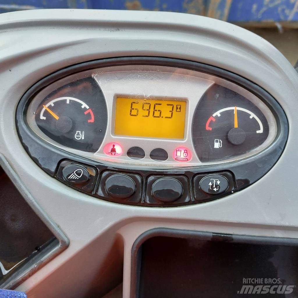 Doosan DX 17 Bageri točkaši