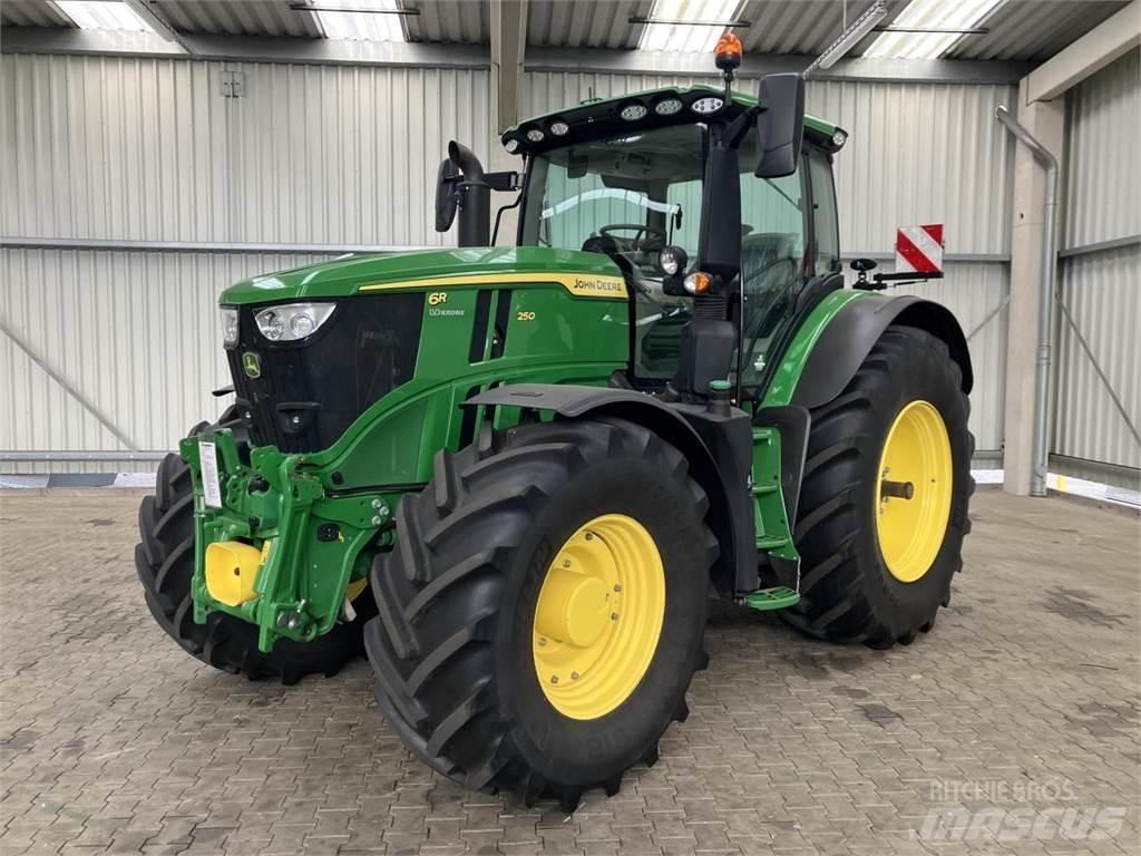 John Deere 6R 250 Traktori