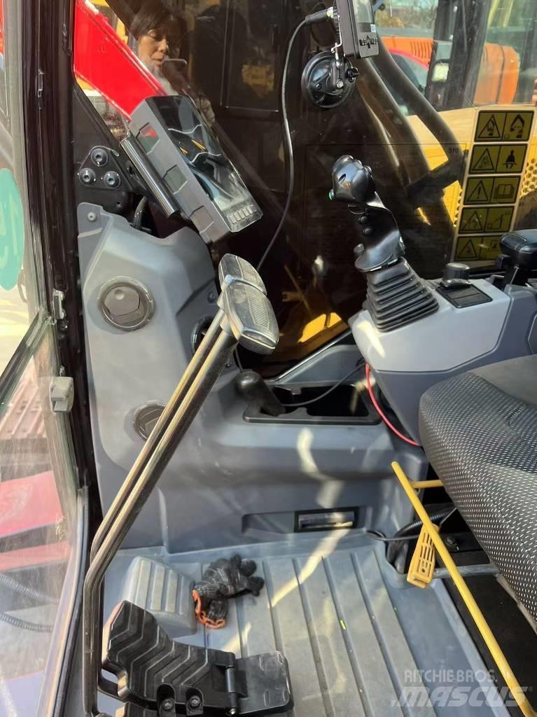 CAT 310 Bageri guseničari