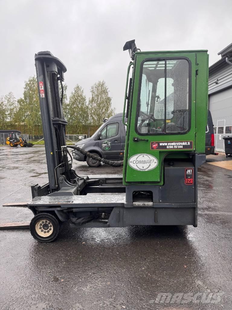 Combilift C 4000 Viljuškari sa 4-stranskim dohvatom