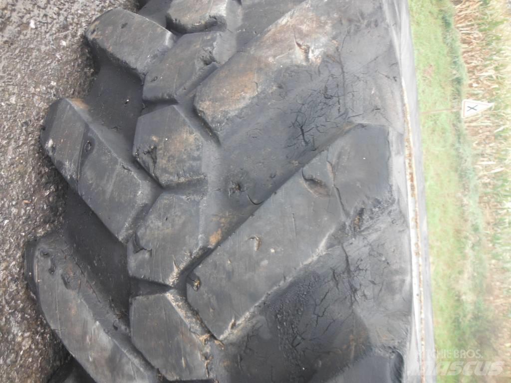 Michelin 15R22.5 Gume, točkovi i felne