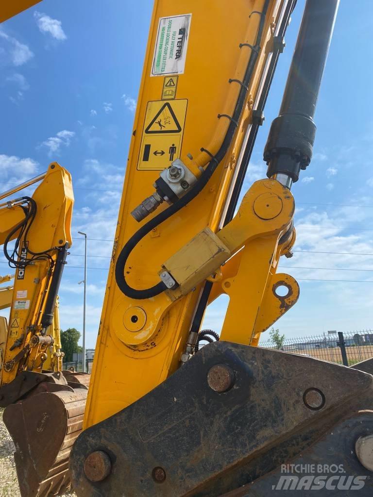 JCB 220 Bageri guseničari