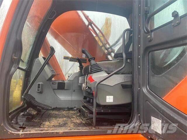 Doosan DX300 Bageri guseničari