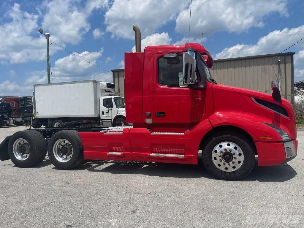 Volvo VNL64T300 Tegljači