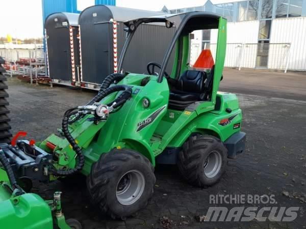Avant 645 i Skid steer mini utovarivači