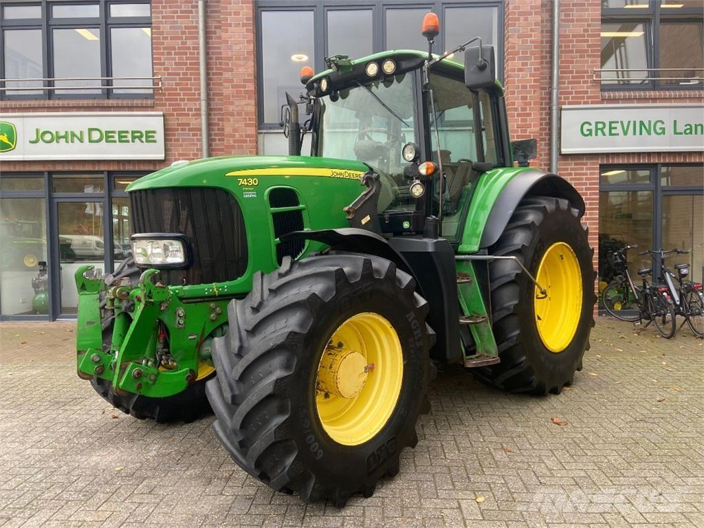 John Deere 7430 Traktori