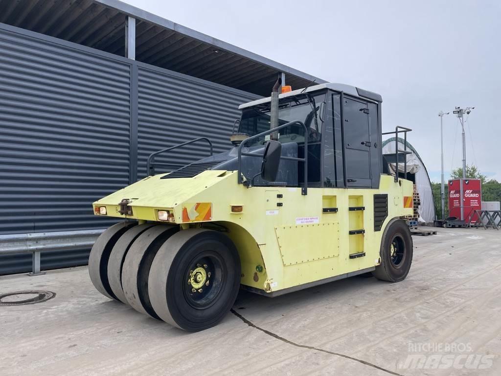 Ammann AP 240 Gumeni valjci na točkovima