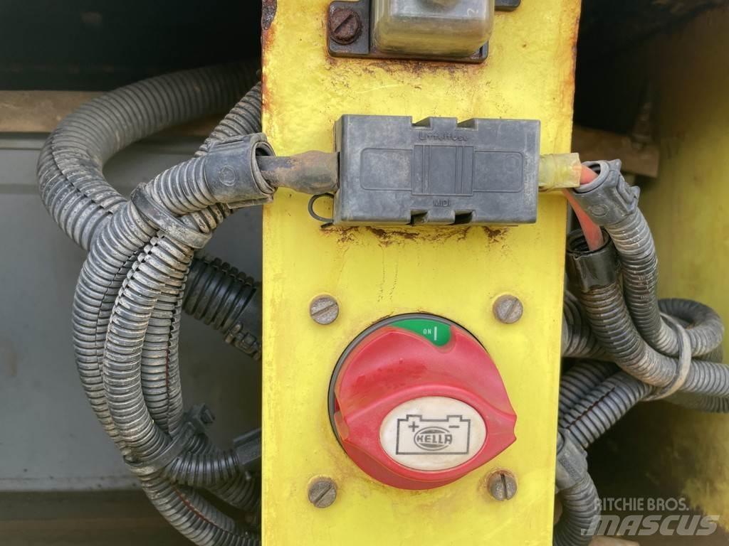 Ammann AP 240 Gumeni valjci na točkovima