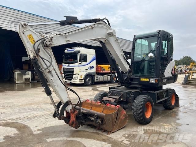Bobcat E 57 W Bageri točkaši