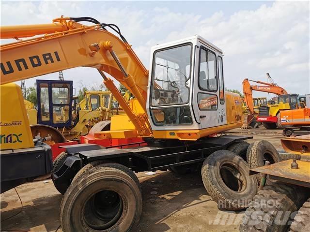 Hyundai R130WD Bageri točkaši
