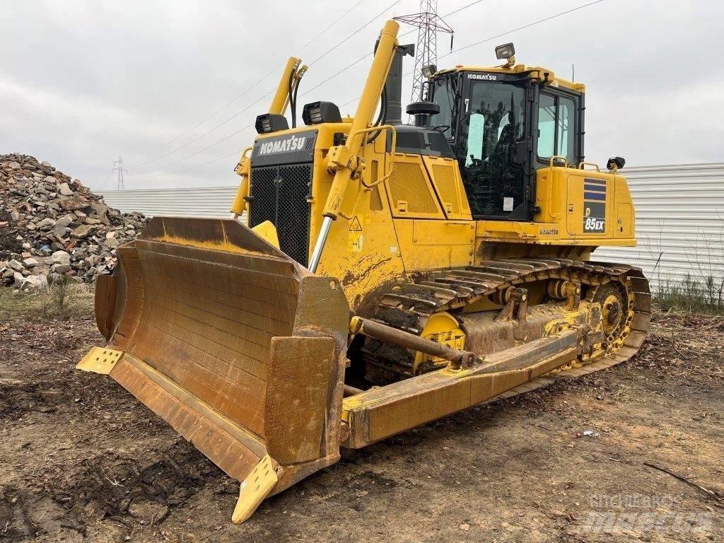 Komatsu D85EX-18 Buldožeri guseničari