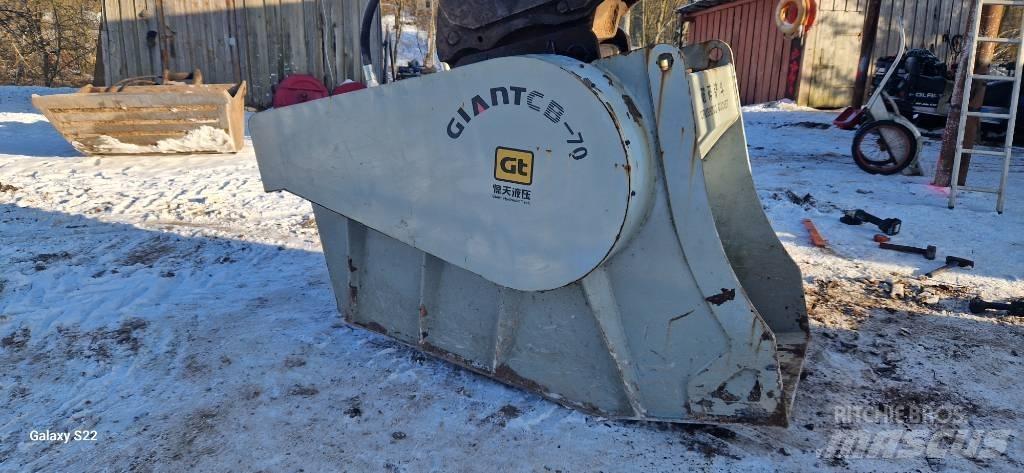 GiANT CB-70 Korpe drobilice