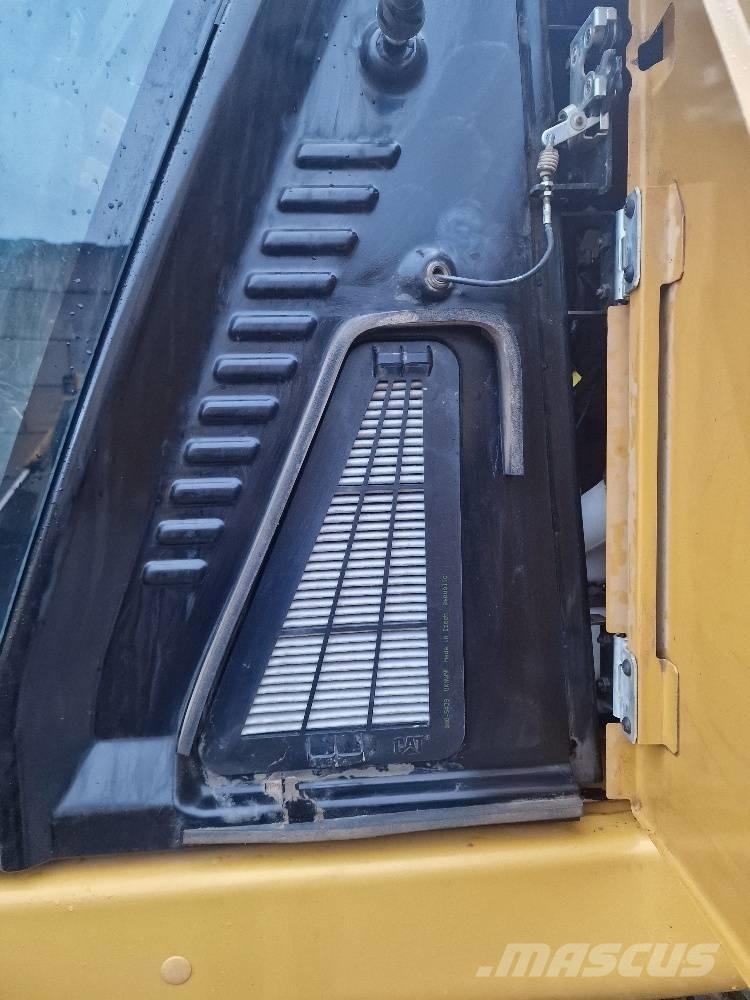 CAT 323 Bageri guseničari