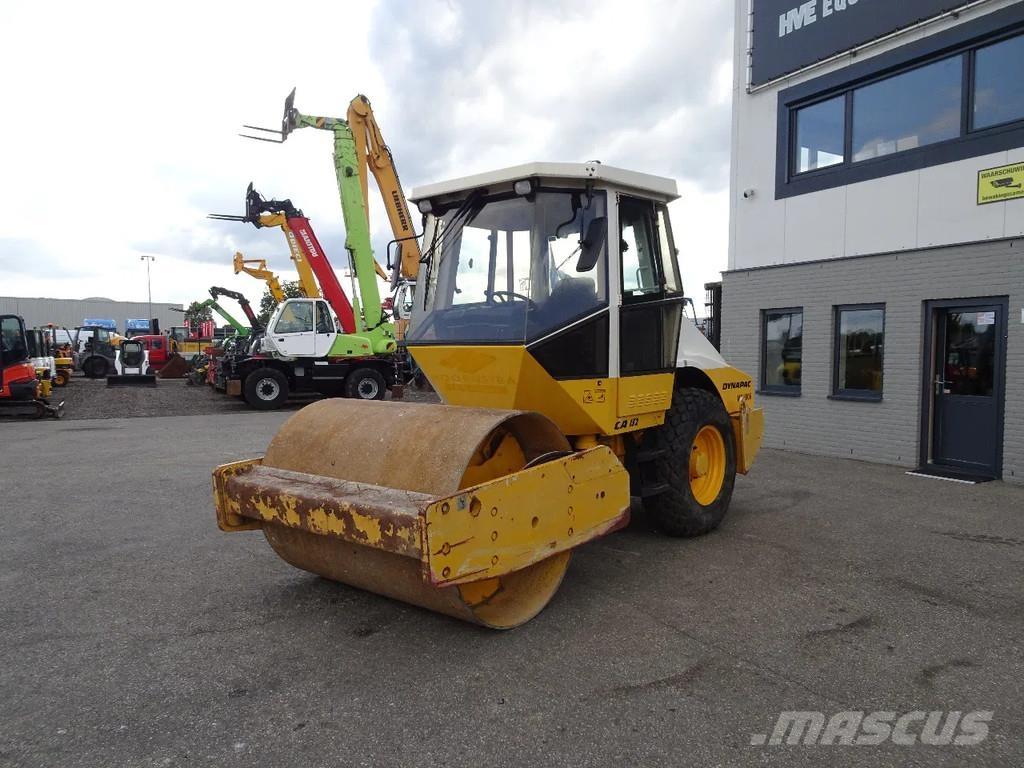 Dynapac CA152D Gumeni valjci na točkovima