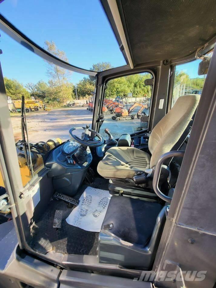 Mecalac AS 700 Utovarivači na točkove