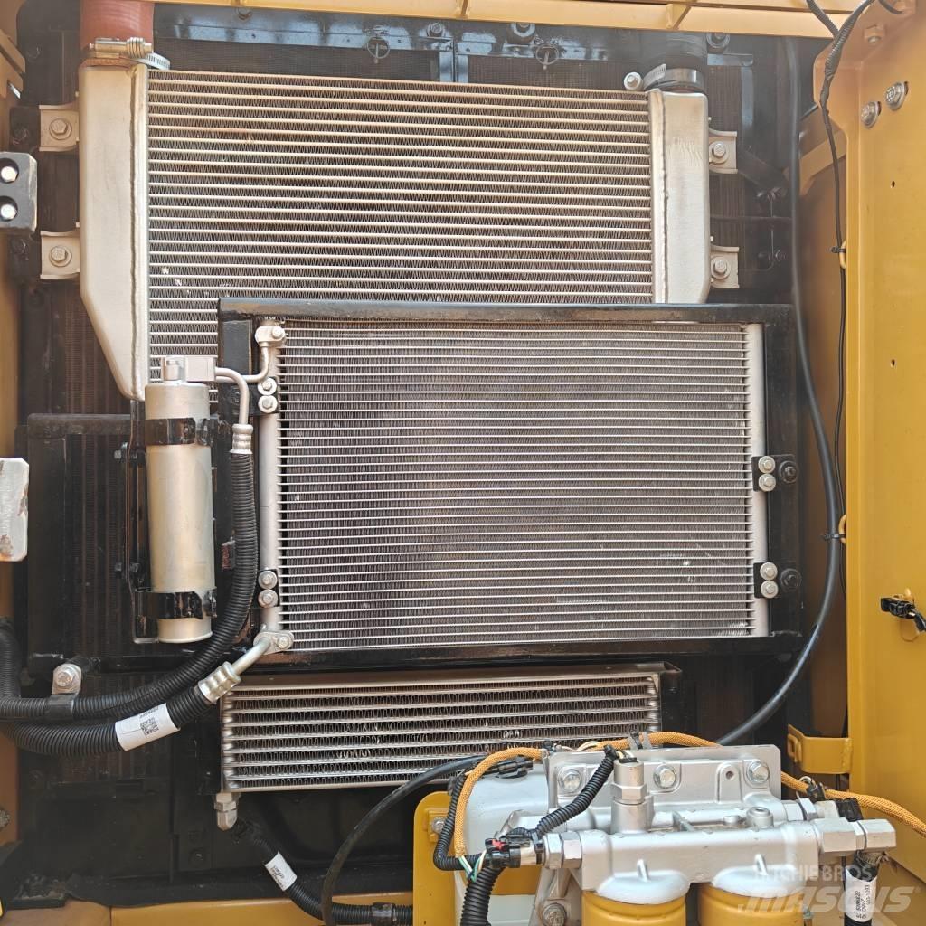 CAT 320D2L Bageri guseničari