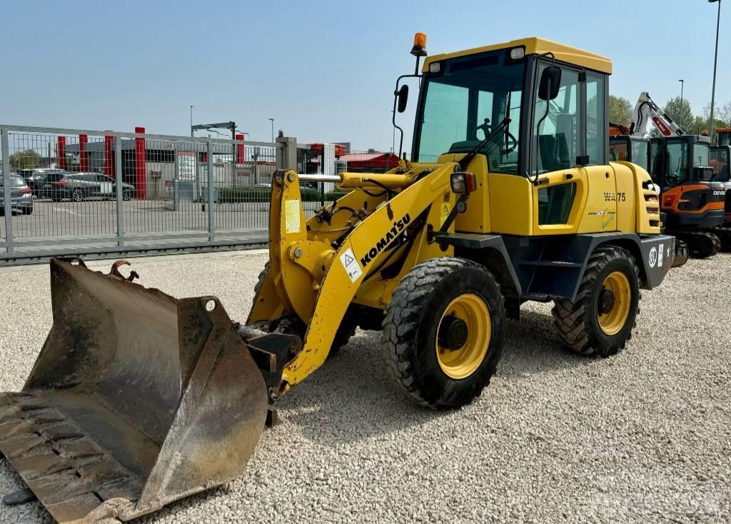 Komatsu WA 75 Utovarivači na točkove