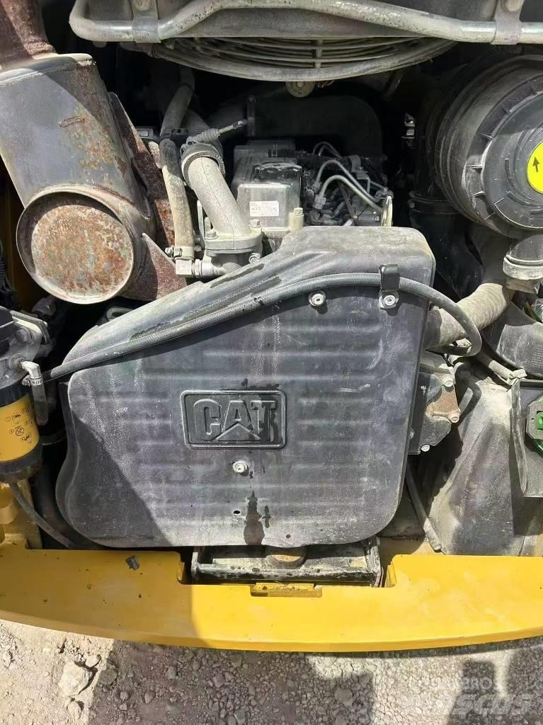 CAT 246 C Skid steer mini utovarivači