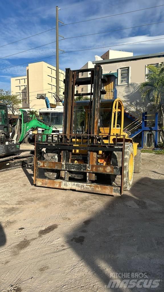 JCB S120 Vanterenski viljuškar