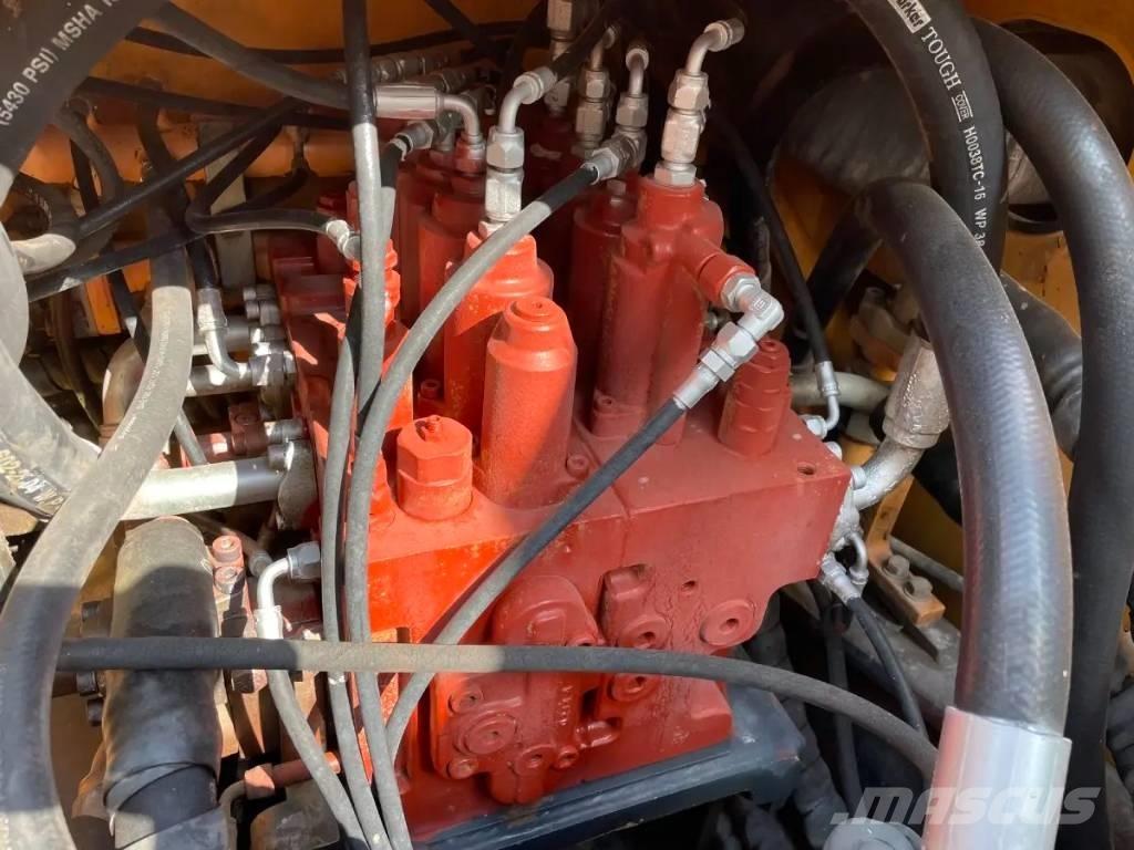 Hyundai R210W-9 Bageri točkaši