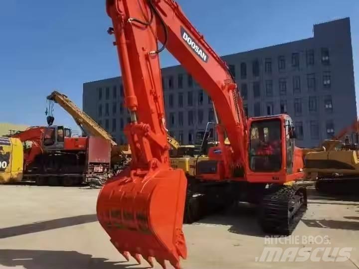 Doosan DX225LC Bageri guseničari