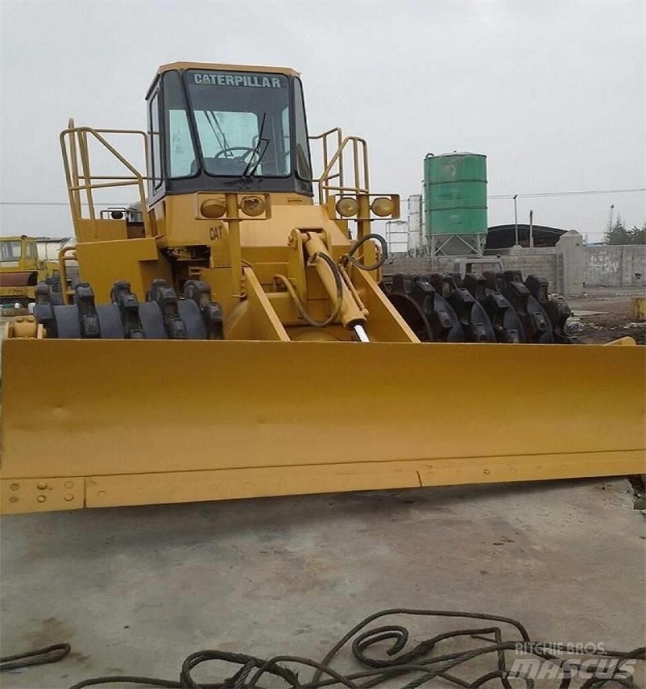 CAT 815 B Nabijači zemlje