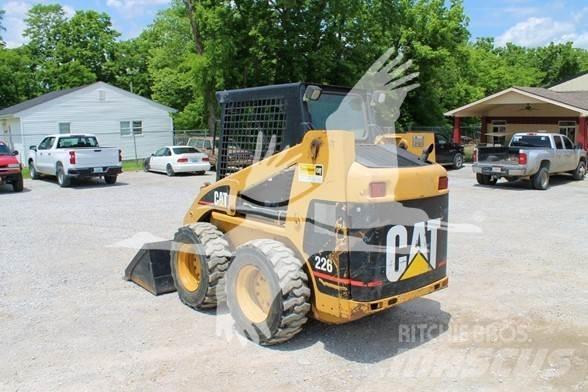 CAT 226 Skid steer mini utovarivači