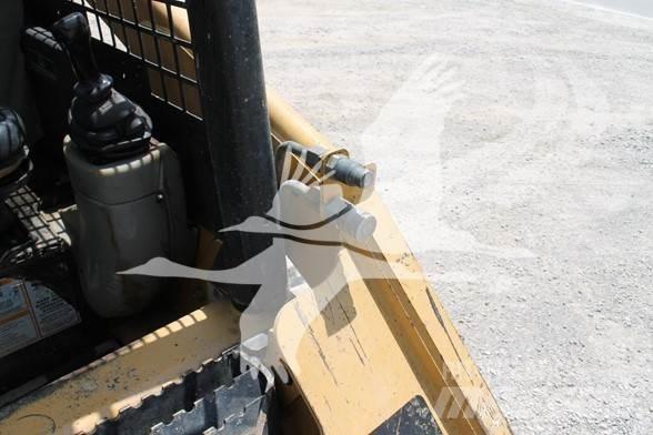 CAT 226 Skid steer mini utovarivači