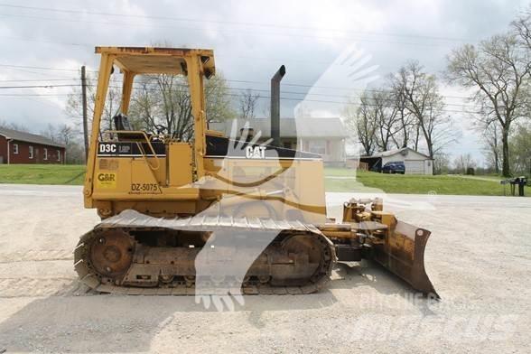 CAT D3C III Buldožeri guseničari