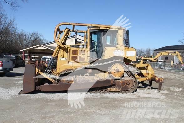 CAT D6T XL Buldožeri guseničari