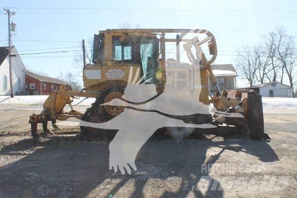 CAT D6T XL Buldožeri guseničari