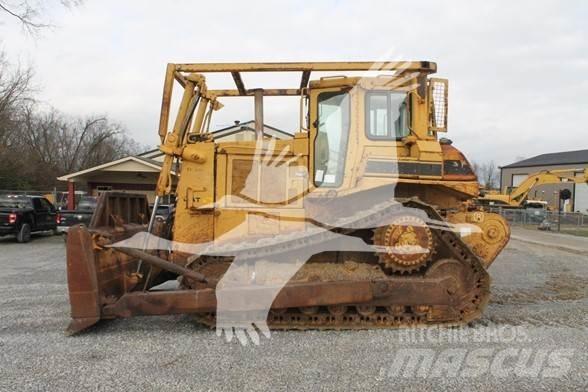 CAT D7H Buldožeri guseničari