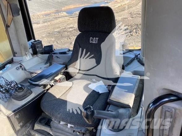 CAT D9T Buldožeri guseničari