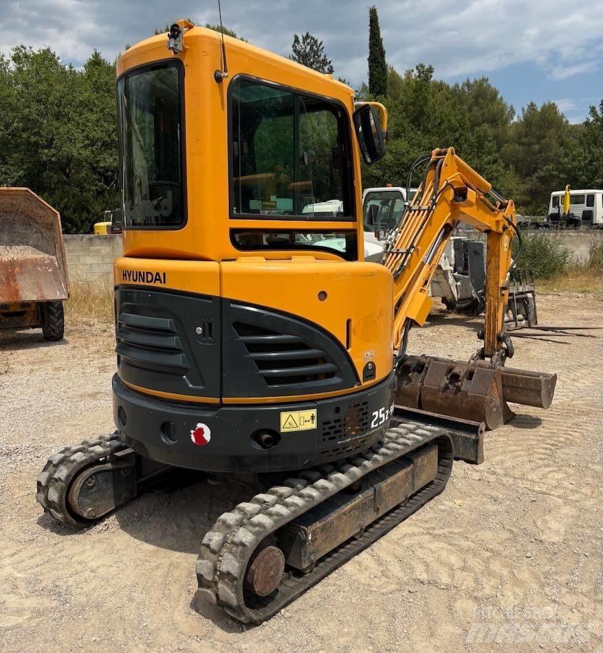 Hyundai R25Z-9 AK Mini bageri < 7t