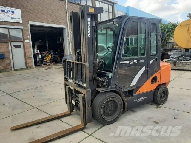 Doosan D 35 C-7 Dizelski viljuškari