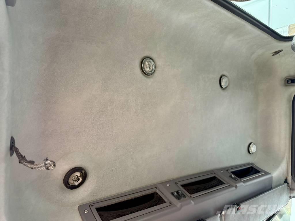 Mack CHU 613 Tegljači