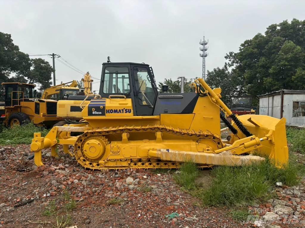 Komatsu D 85 E-12 Buldožeri guseničari