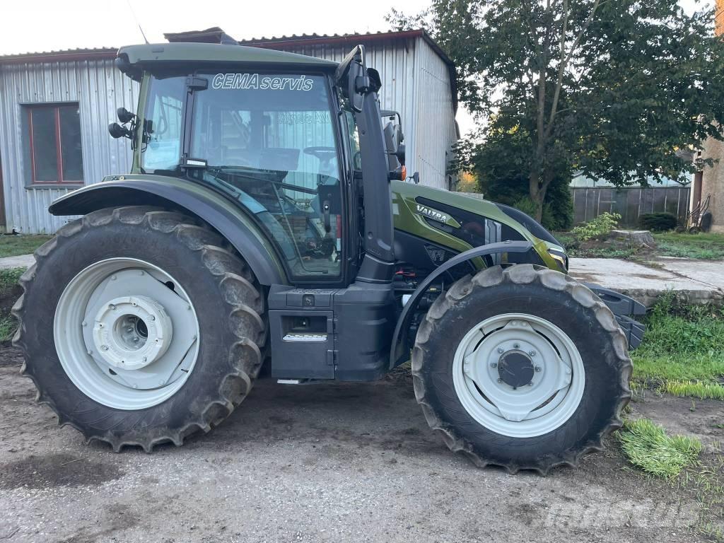 Valtra G 135 Traktori