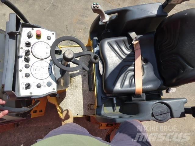 Bomag BW 100 AD M-5 Valjci sa duplim bubnjem