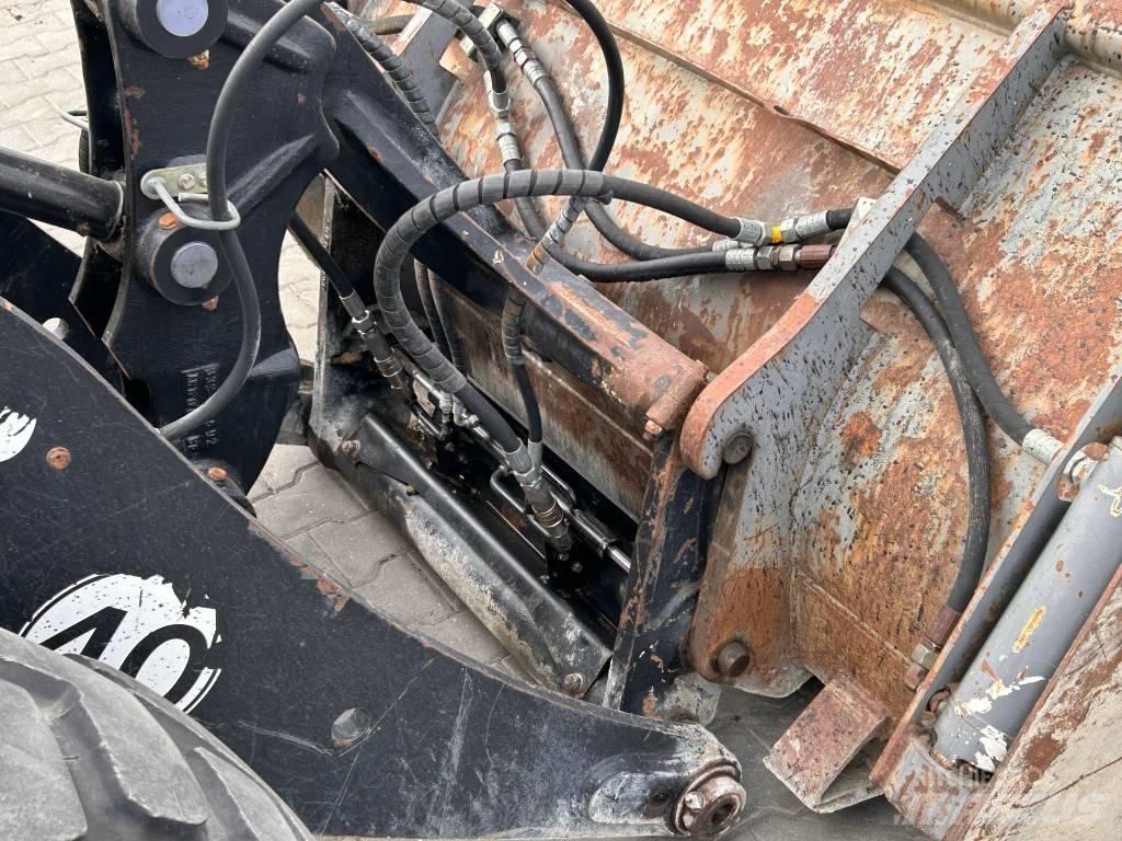 JCB 409 AGRI Utovarivači na točkove