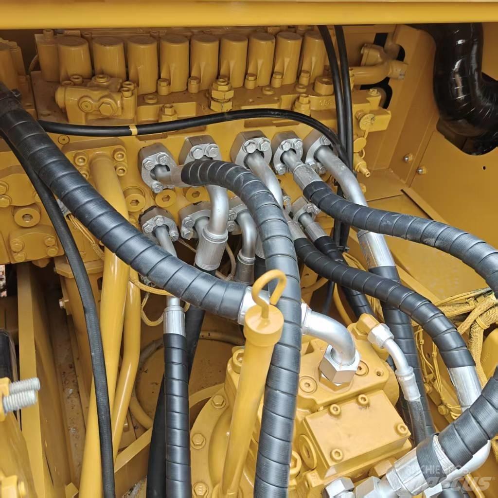 CAT 320 Bageri guseničari