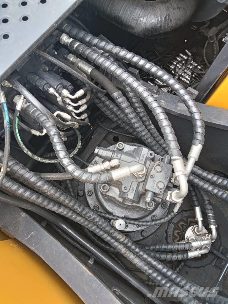 Volvo EC 240 Bageri guseničari