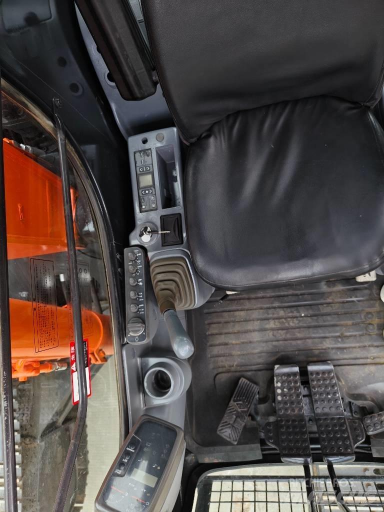 Hitachi ZX 120 Bageri guseničari