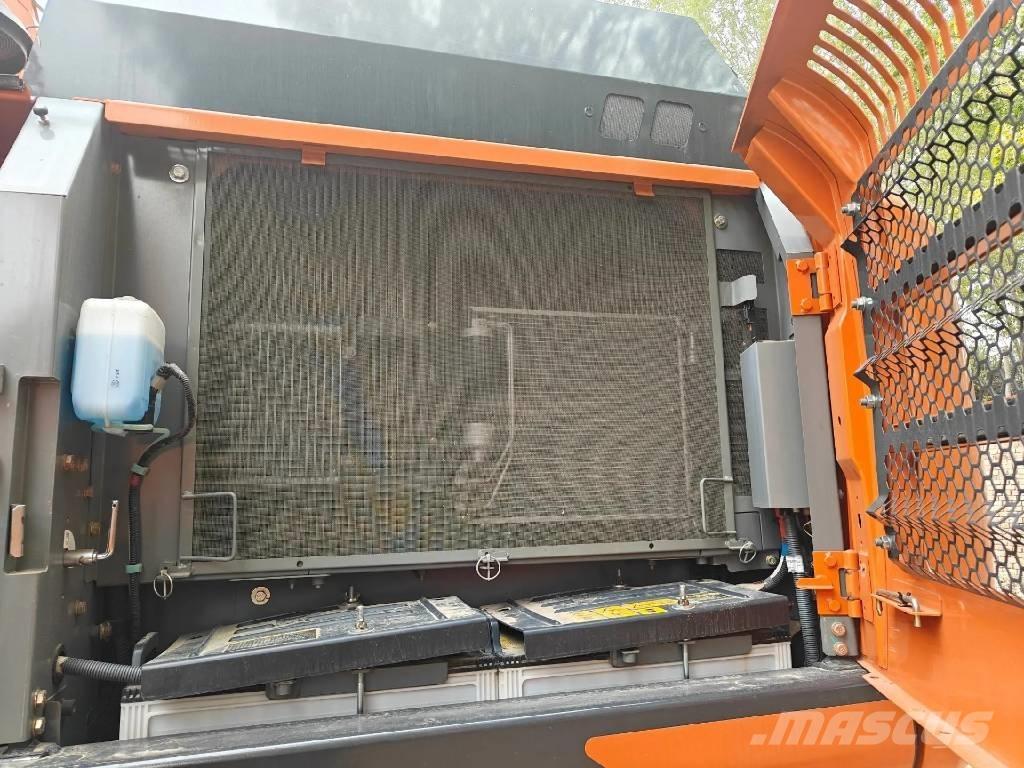 Hitachi ZX300 Bageri guseničari